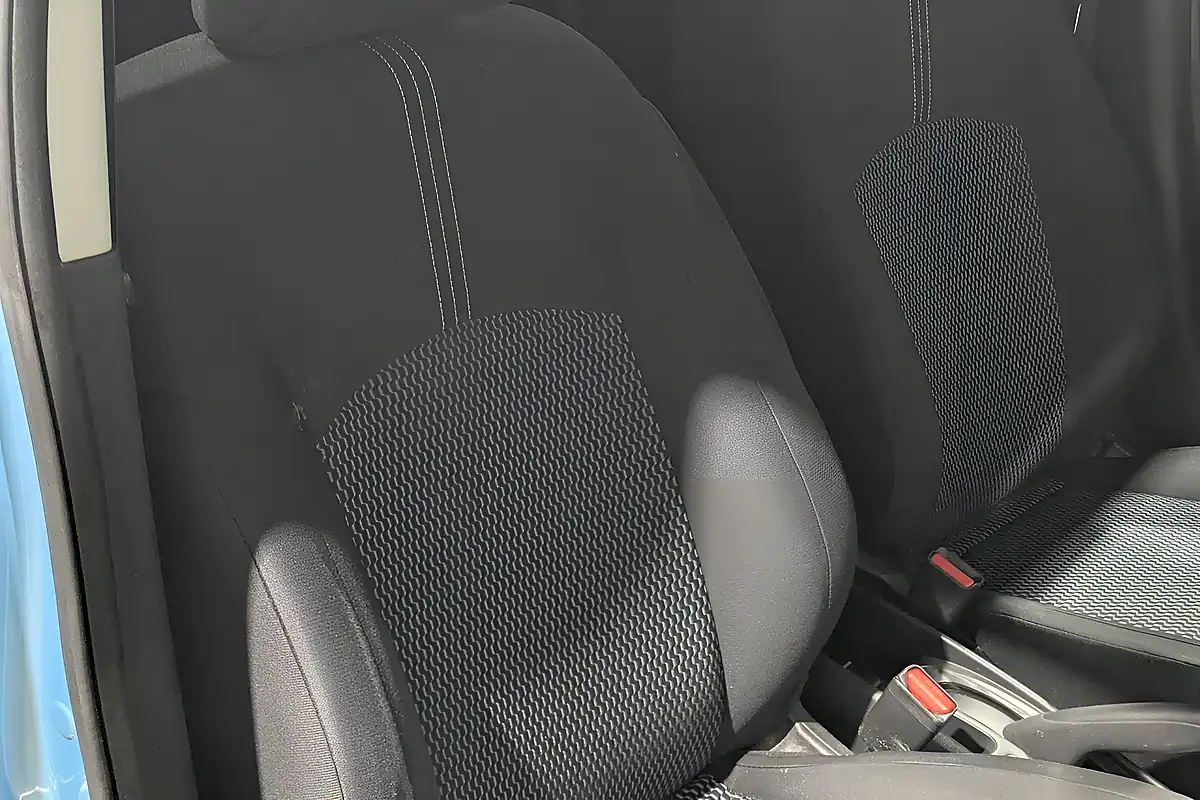 Used 2014 Nissan Note Acenta Blue - Interior and Exterior details 15