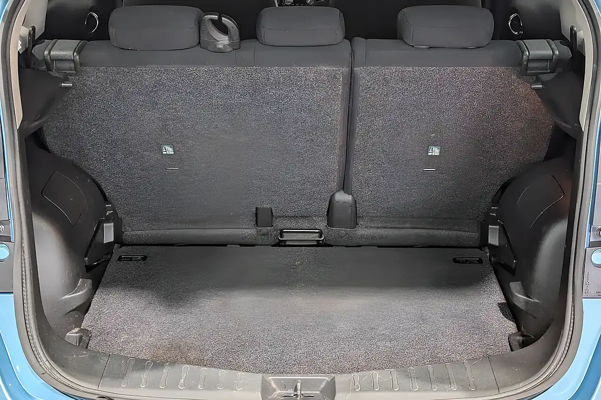 Used 2014 Nissan Note Acenta Blue - Interior and Exterior details 17