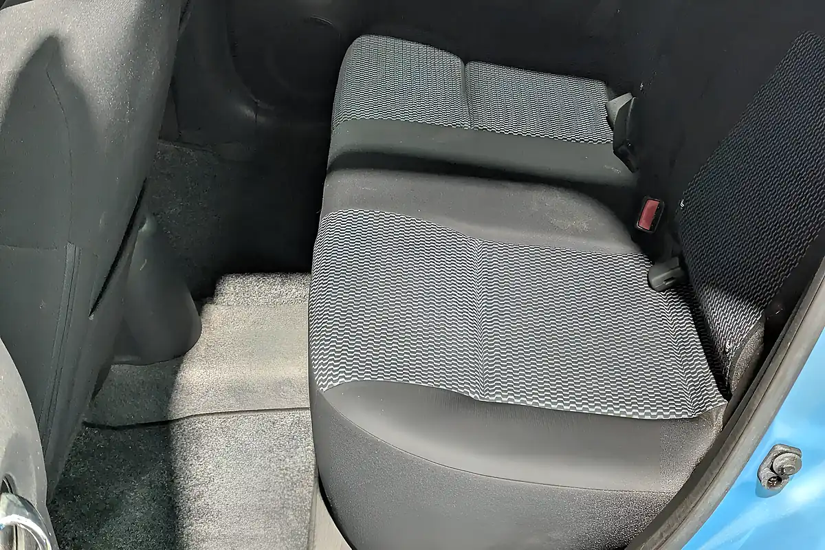 Used 2014 Nissan Note Acenta Blue - Interior and Exterior details 18