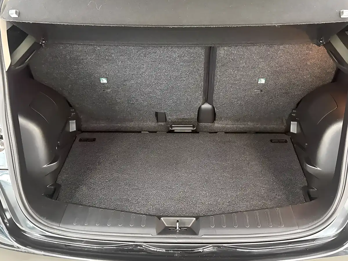 Used 2014 Nissan Note Acenta Premium Black - Interior and Exterior details 19