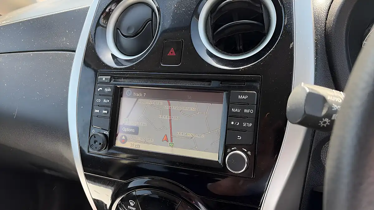 Used 2014 Nissan Note Acenta Premium Red - Interior and Exterior details 10