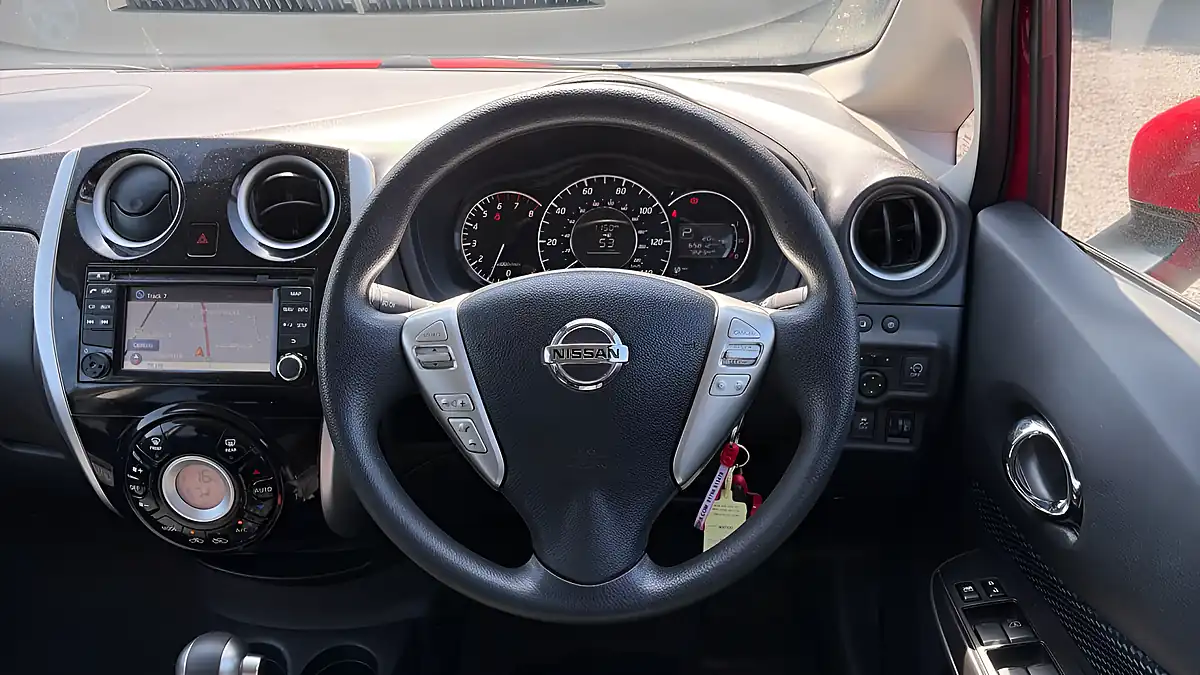 Used 2014 Nissan Note Acenta Premium Red - Interior and Exterior details 11