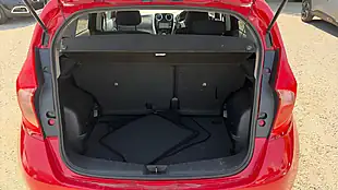 Used 2014 Nissan Note Acenta Premium Red - Interior and Exterior details 15