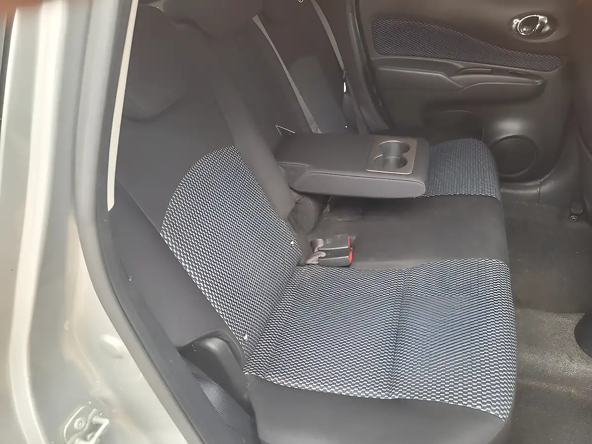 Used 2014 Nissan Note Acenta Premium Silver - Interior and Exterior details 12