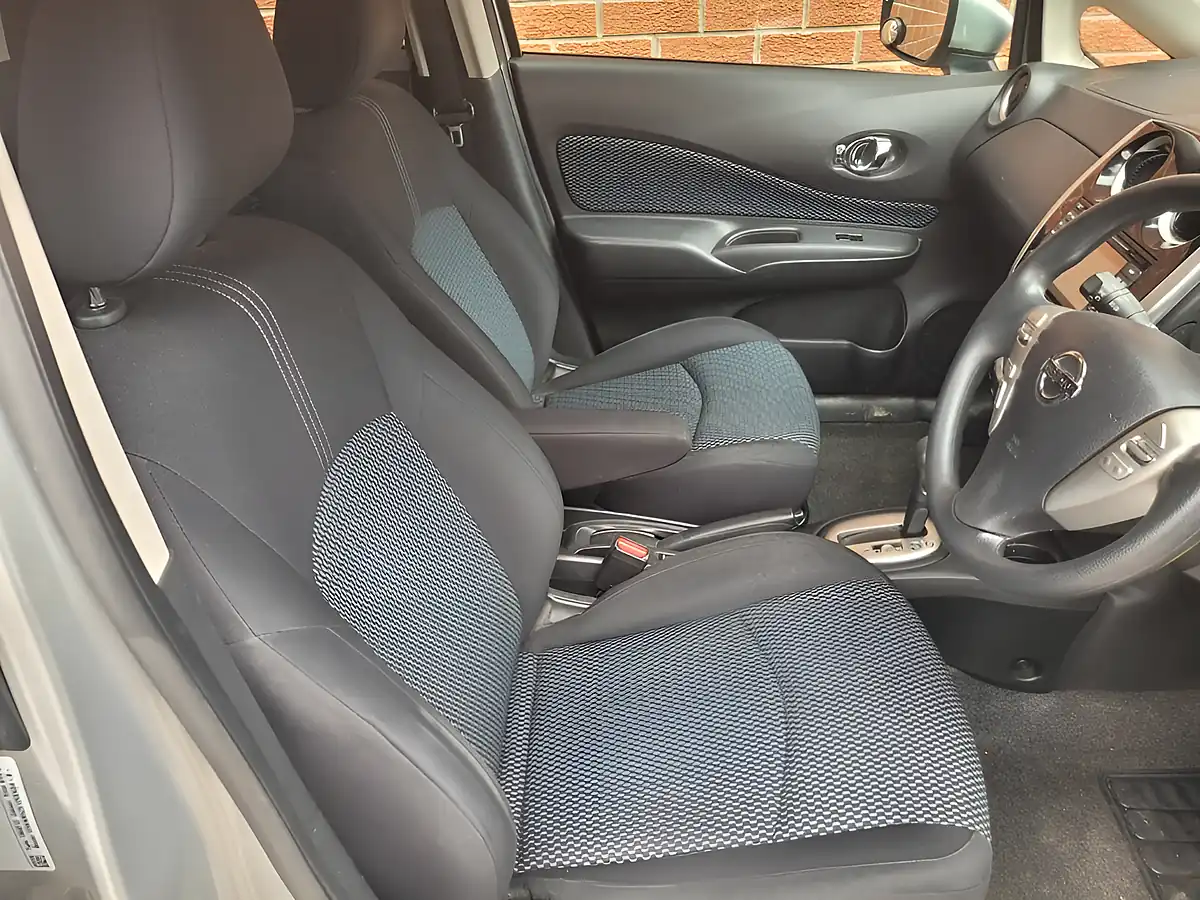 Used 2014 Nissan Note Acenta Premium Silver - Interior and Exterior details 13