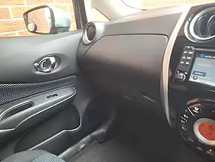 Used 2014 Nissan Note Acenta Premium Silver - Interior and Exterior details 14