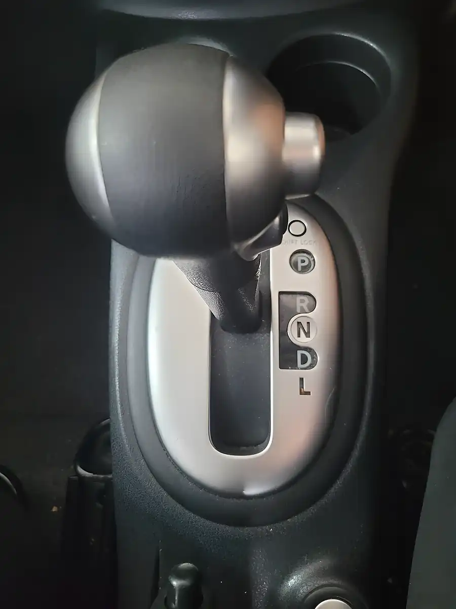 Used 2014 Nissan Note Acenta Premium Silver - Interior and Exterior details 18