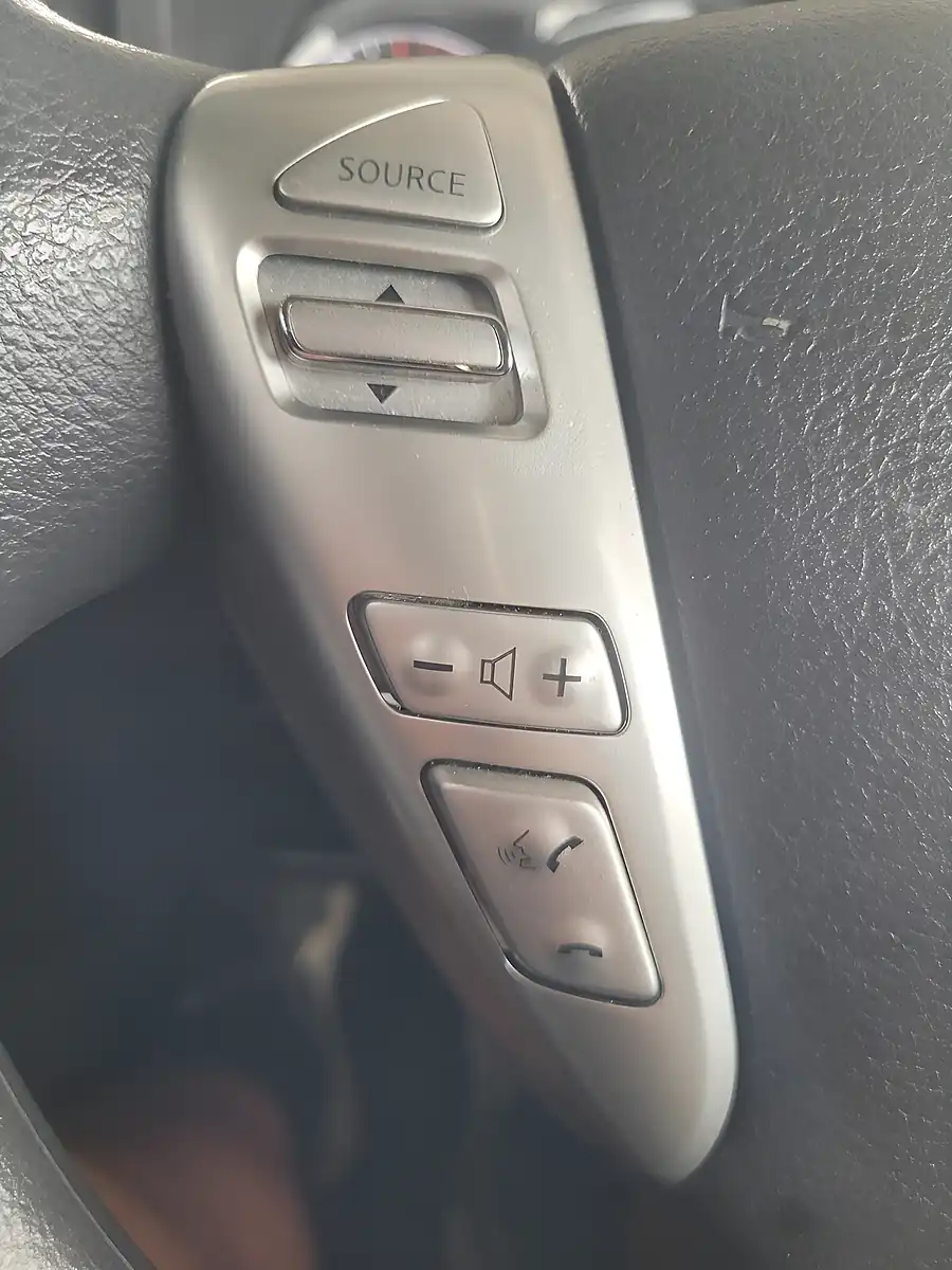 Used 2014 Nissan Note Acenta Premium Silver - Interior and Exterior details 19