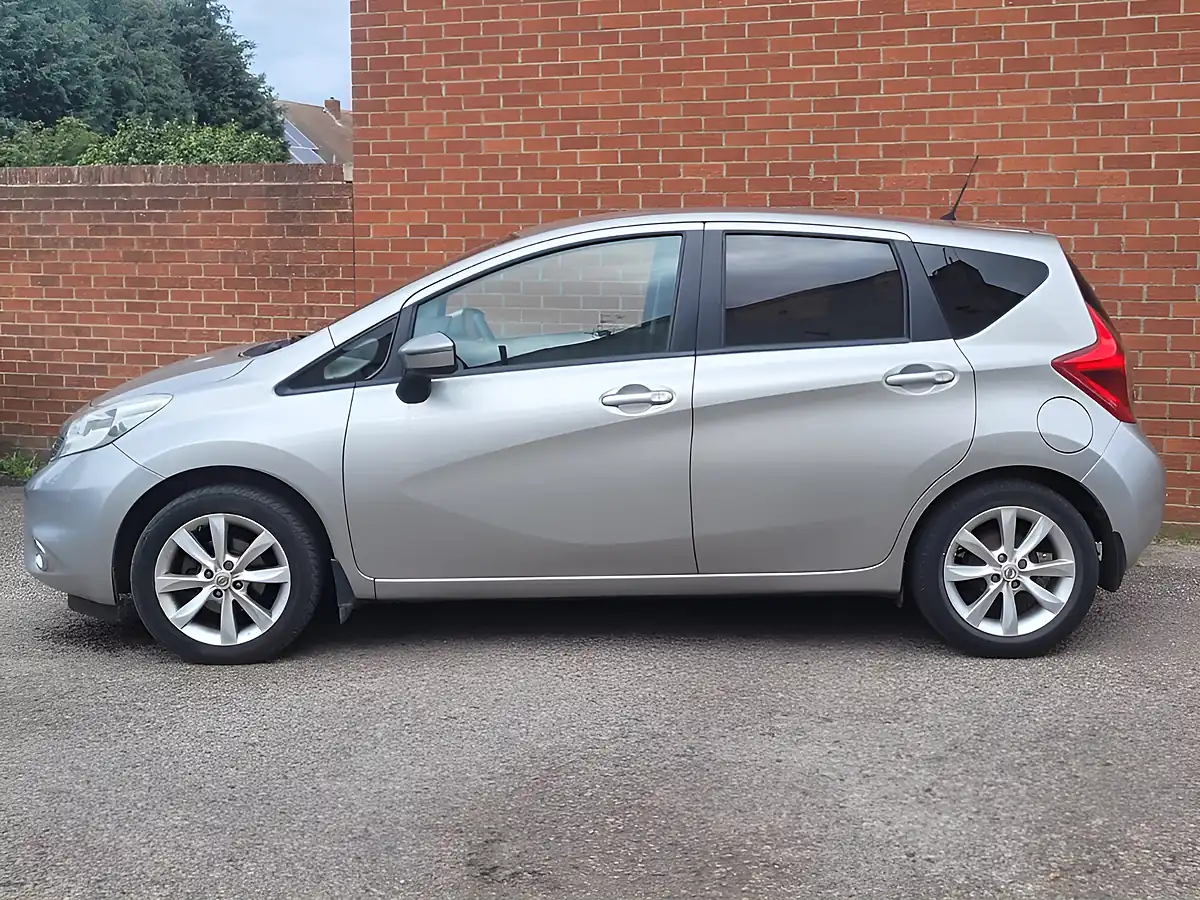 Used 2014 Nissan Note Acenta Premium Silver - Interior and Exterior details 2