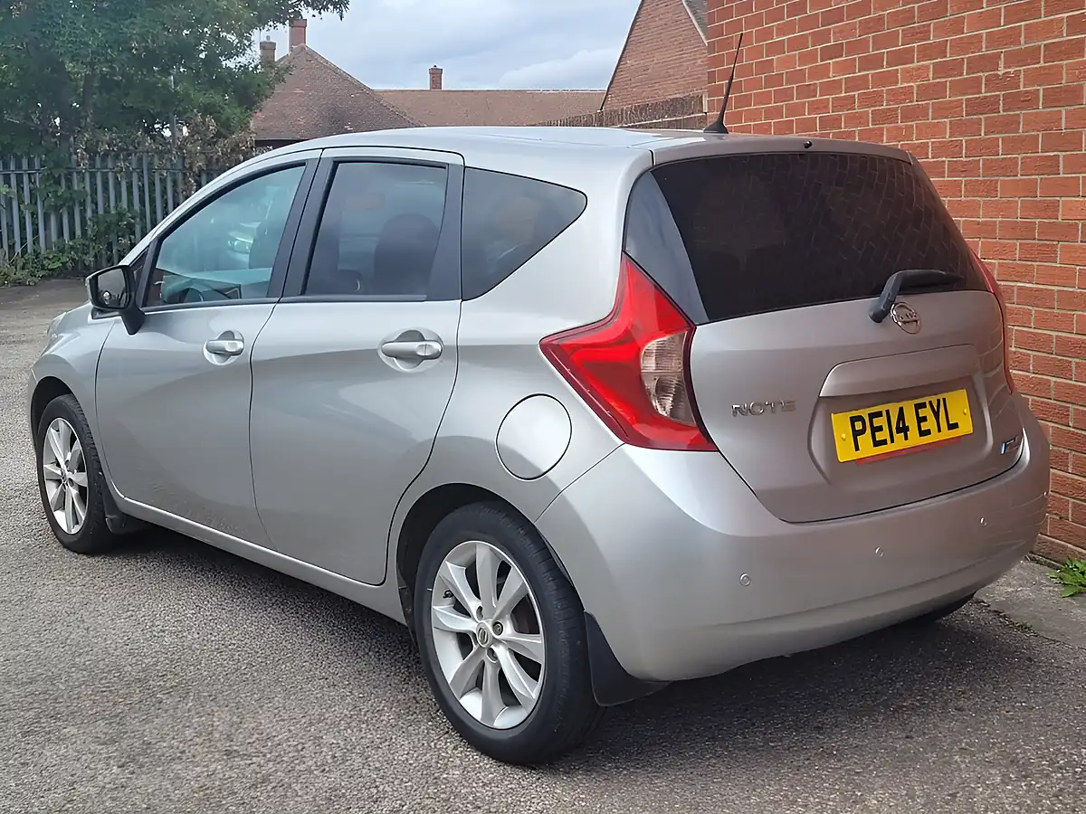 Used 2014 Nissan Note Acenta Premium Silver - Interior and Exterior details 3