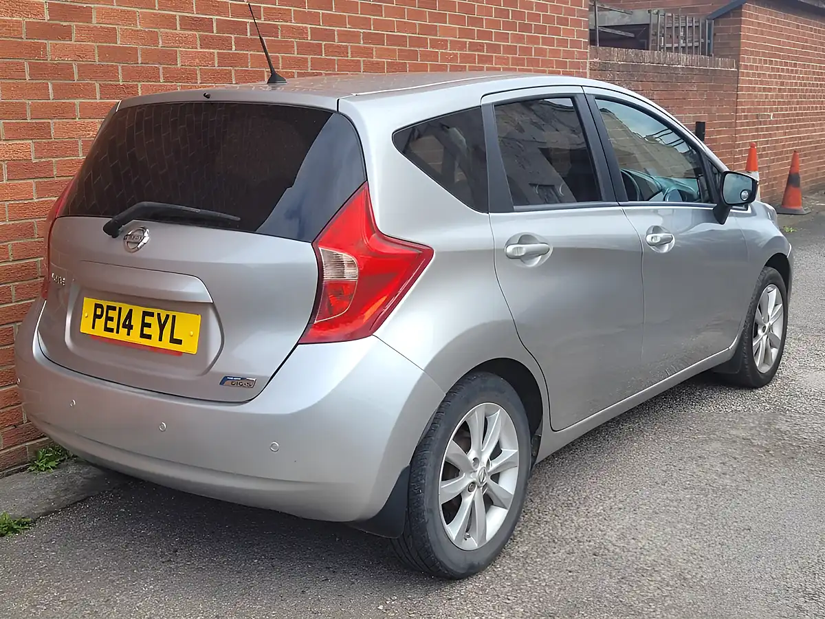 Used 2014 Nissan Note Acenta Premium Silver - Interior and Exterior details 6
