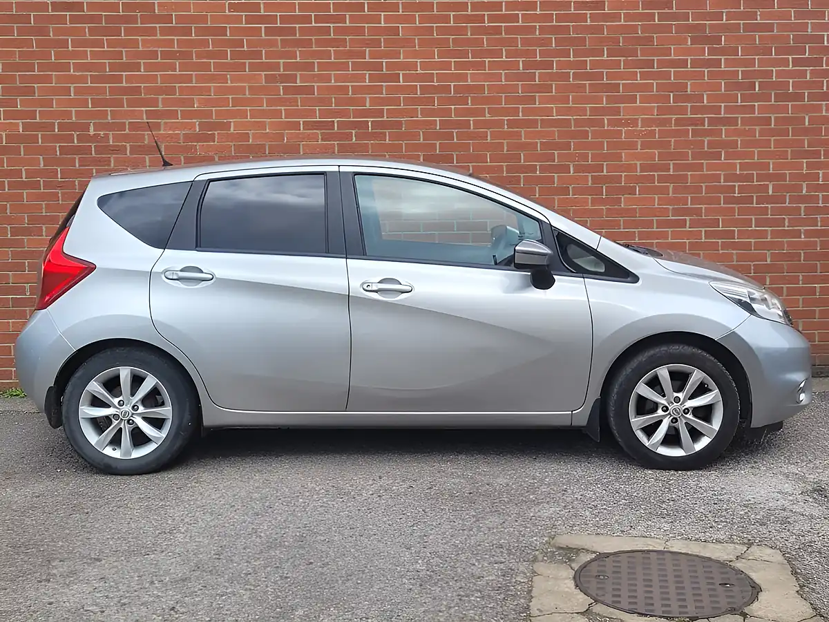 Used 2014 Nissan Note Acenta Premium Silver - Interior and Exterior details 7