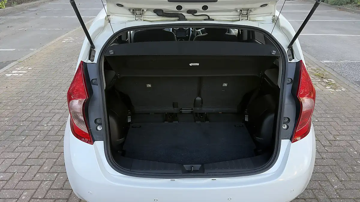 Used 2014 Nissan Note Acenta Premium White - Interior and Exterior details 10