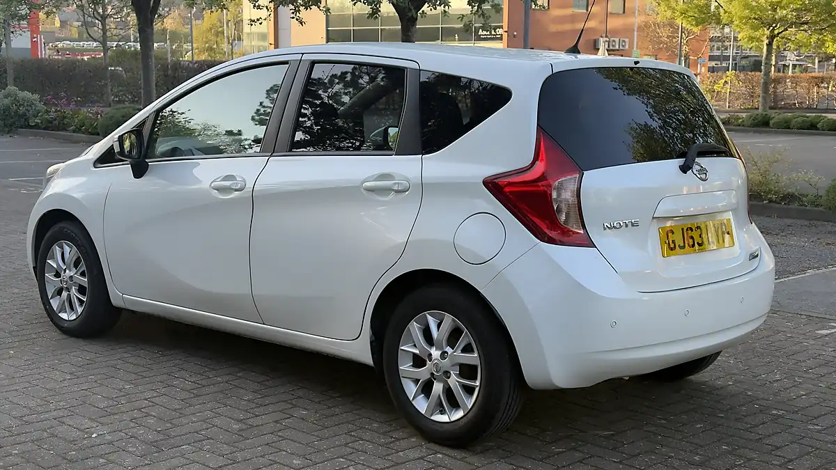 Used 2014 Nissan Note Acenta Premium White - Interior and Exterior details 8