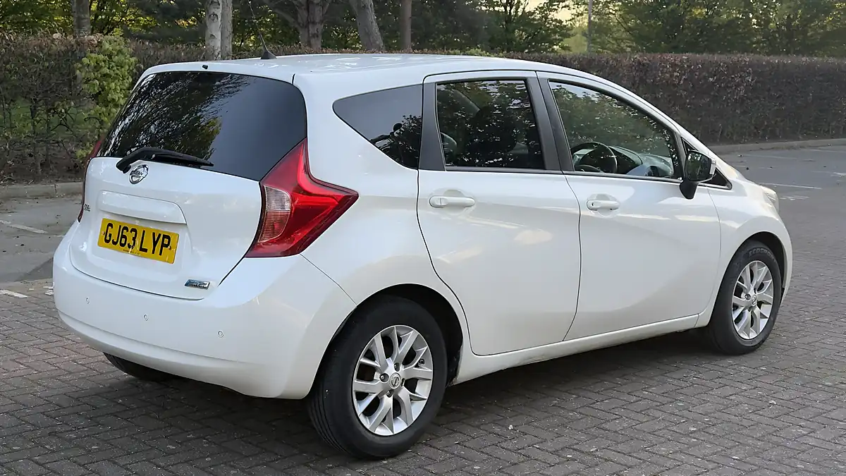 Used 2014 Nissan Note Acenta Premium White - Interior and Exterior details 9