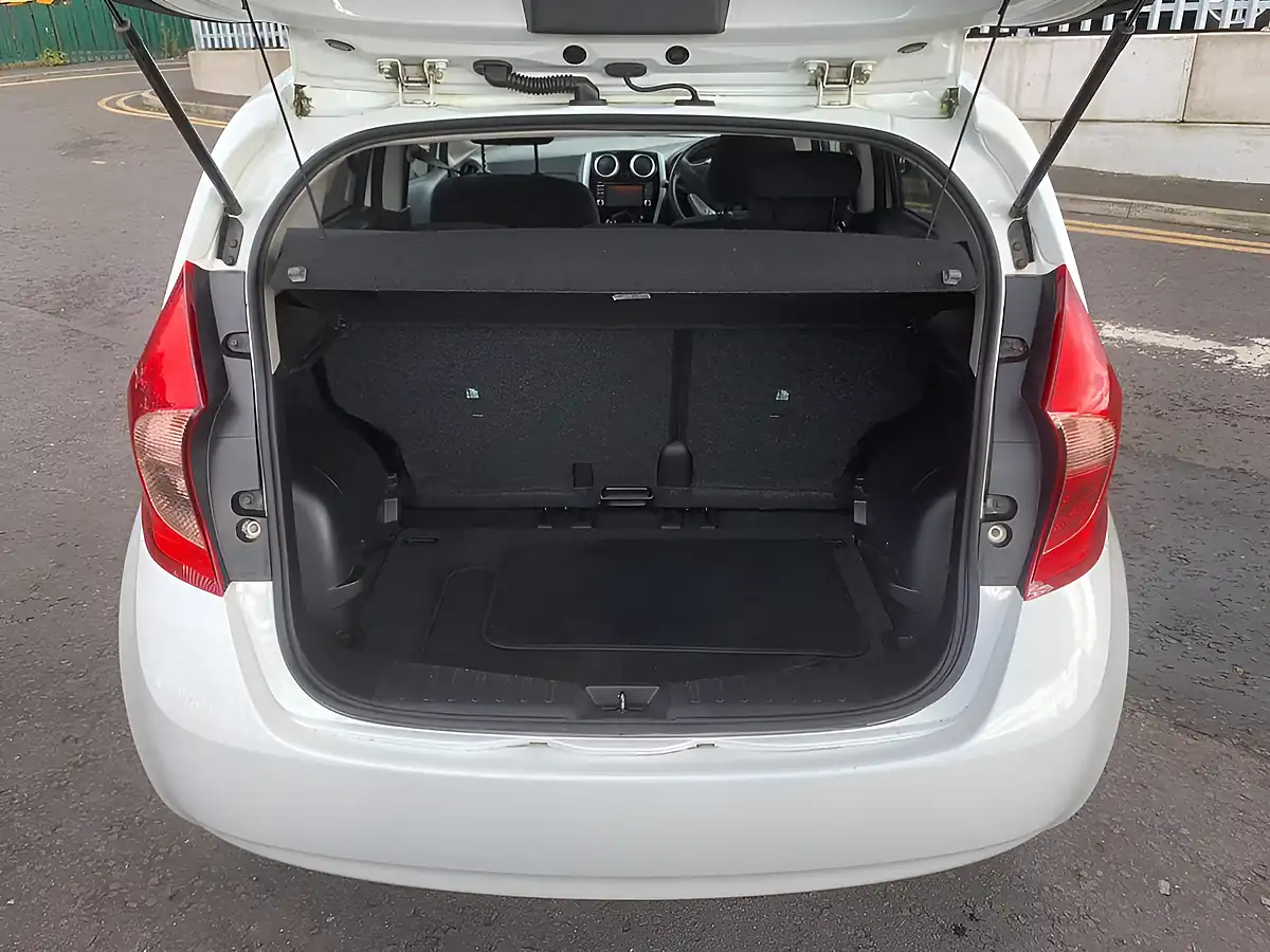 Used 2014 Nissan Note Acenta Premium White - Interior and Exterior details 11