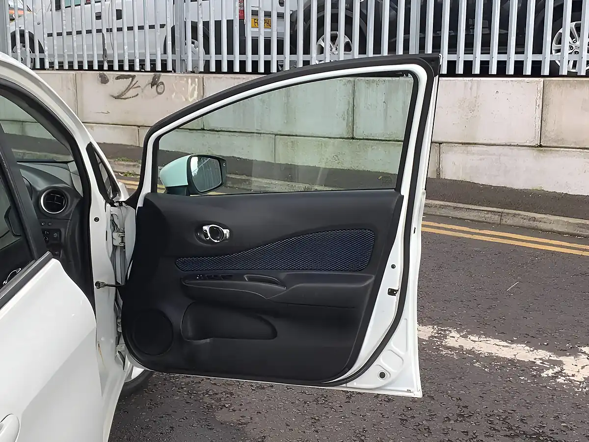Used 2014 Nissan Note Acenta Premium White - Interior and Exterior details 13