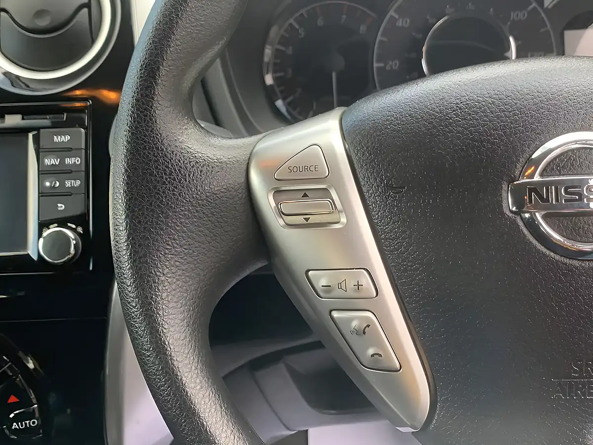 Used 2014 Nissan Note Acenta Premium White - Interior and Exterior details 14