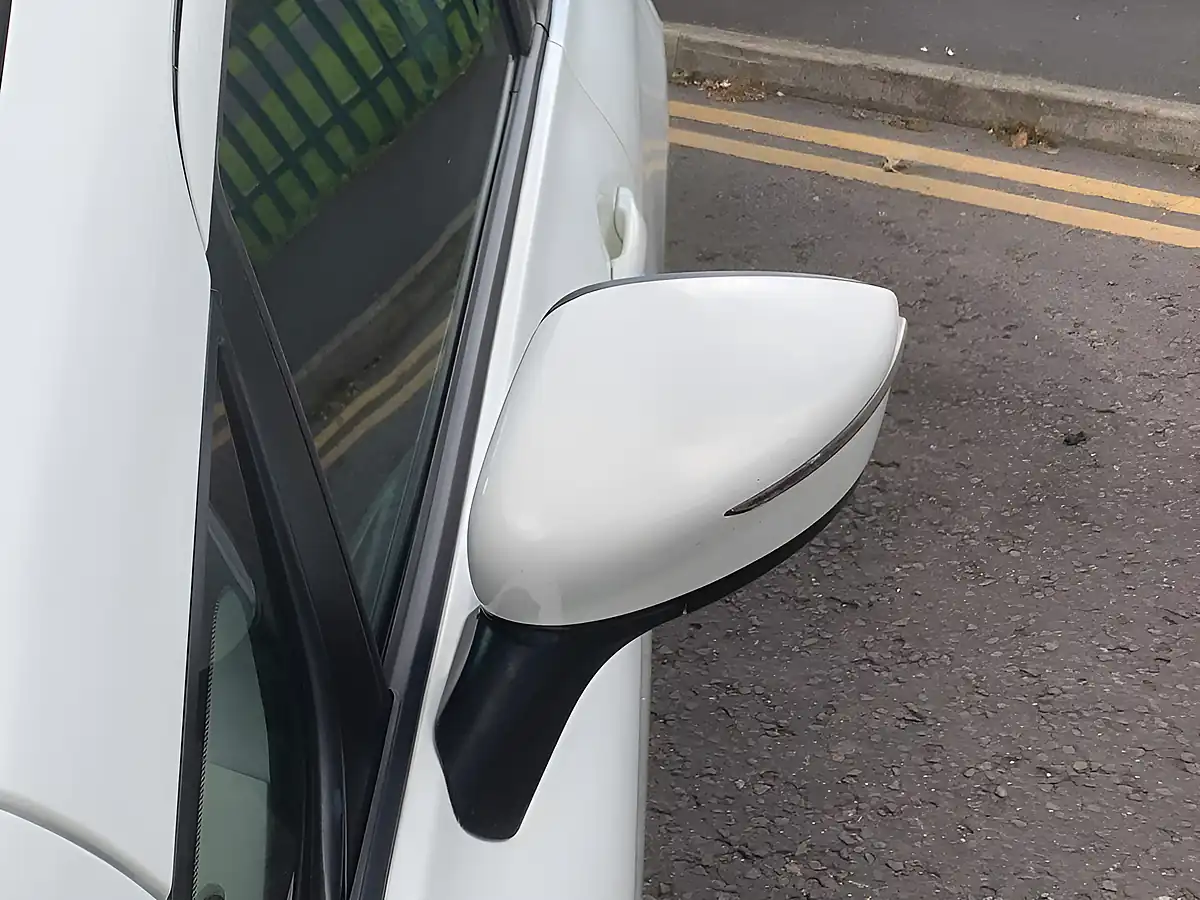Used 2014 Nissan Note Acenta Premium White - Interior and Exterior details 18