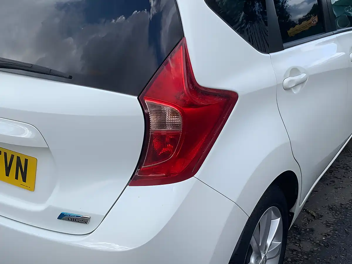 Used 2014 Nissan Note Acenta Premium White - Interior and Exterior details 19