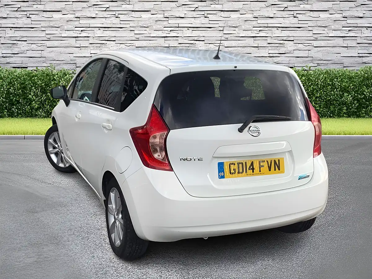 Used 2014 Nissan Note Acenta Premium White - Interior and Exterior details 4