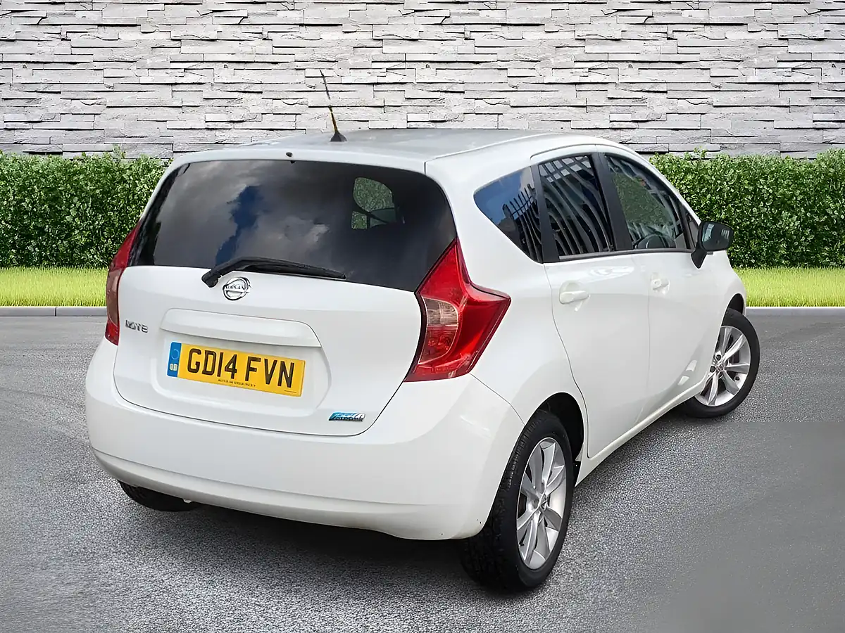 Used 2014 Nissan Note Acenta Premium White - Interior and Exterior details 6