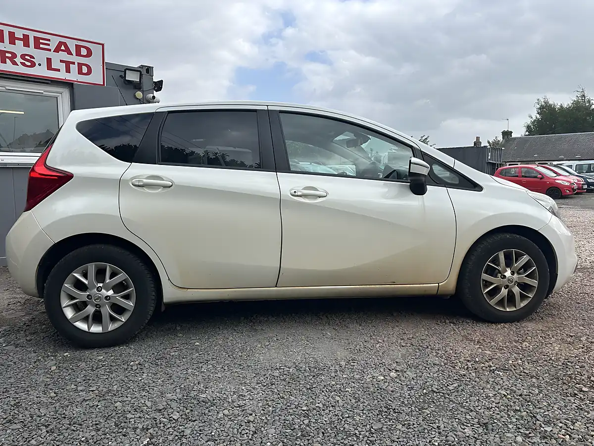 Used 2014 Nissan Note Acenta Premium White - Interior and Exterior details 14