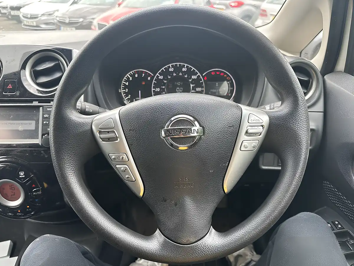 Used 2014 Nissan Note Acenta Premium White - Interior and Exterior details 16