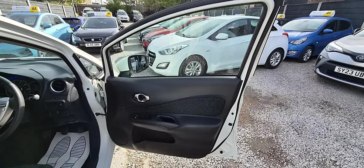 Used 2014 Nissan Note Acenta Premium White - Interior and Exterior details 10