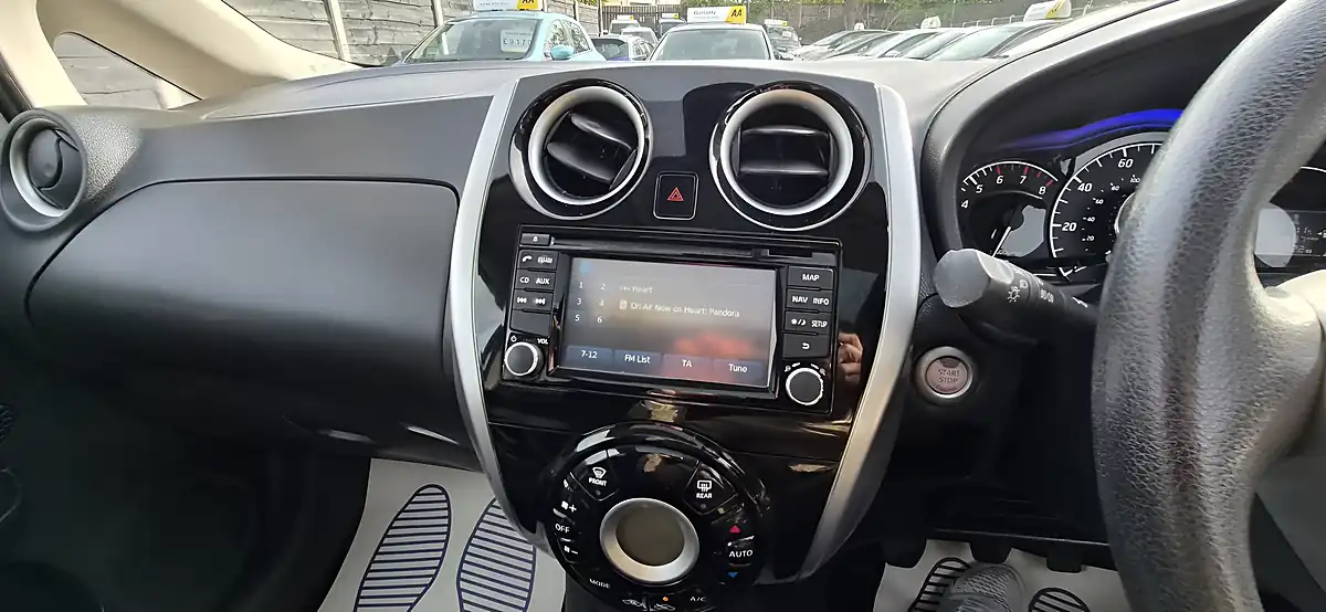 Used 2014 Nissan Note Acenta Premium White - Interior and Exterior details 13