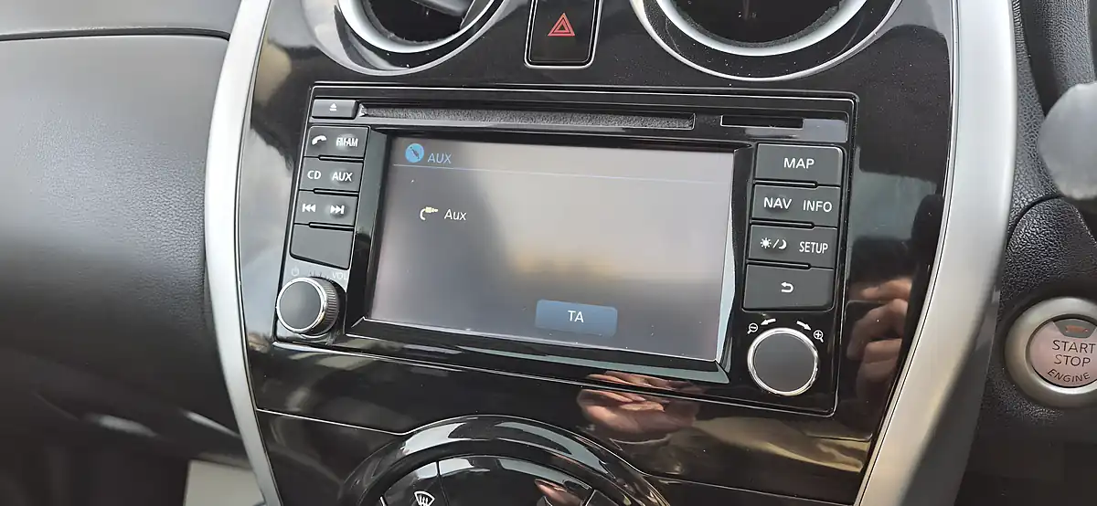 Used 2014 Nissan Note Acenta Premium White - Interior and Exterior details 14