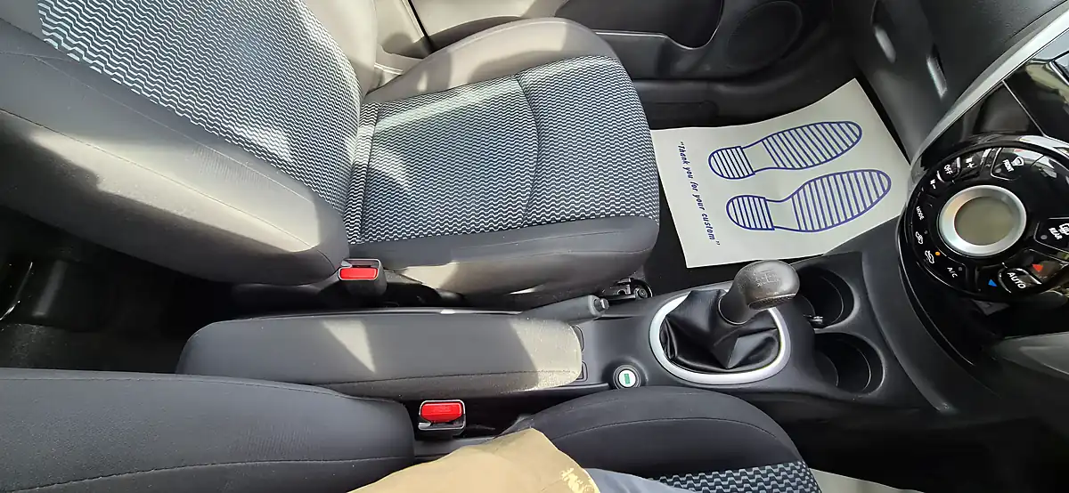 Used 2014 Nissan Note Acenta Premium White - Interior and Exterior details 15