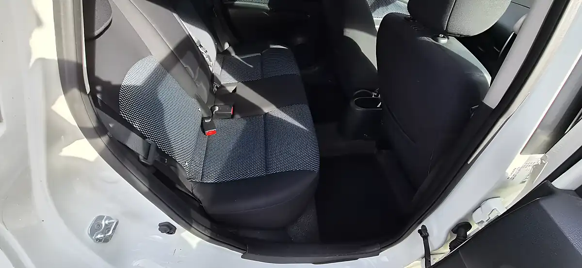 Used 2014 Nissan Note Acenta Premium White - Interior and Exterior details 16