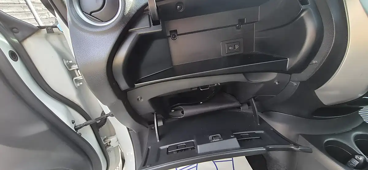 Used 2014 Nissan Note Acenta Premium White - Interior and Exterior details 20