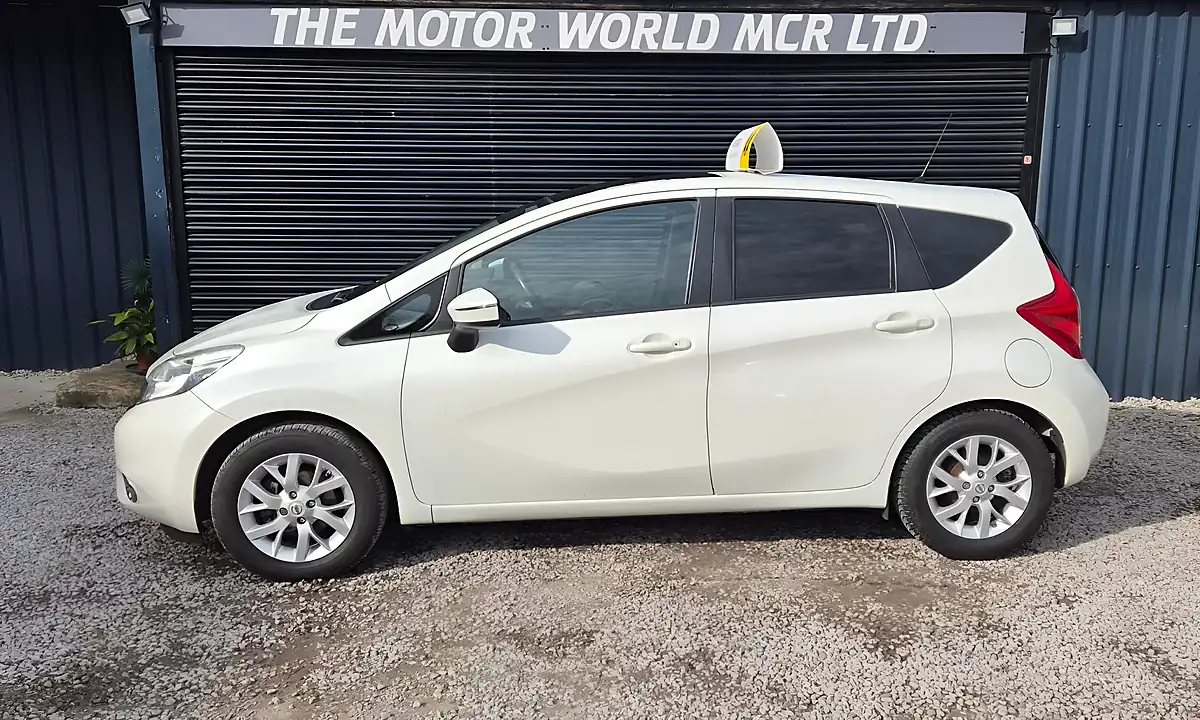 Used 2014 Nissan Note Acenta Premium White - Interior and Exterior details 7