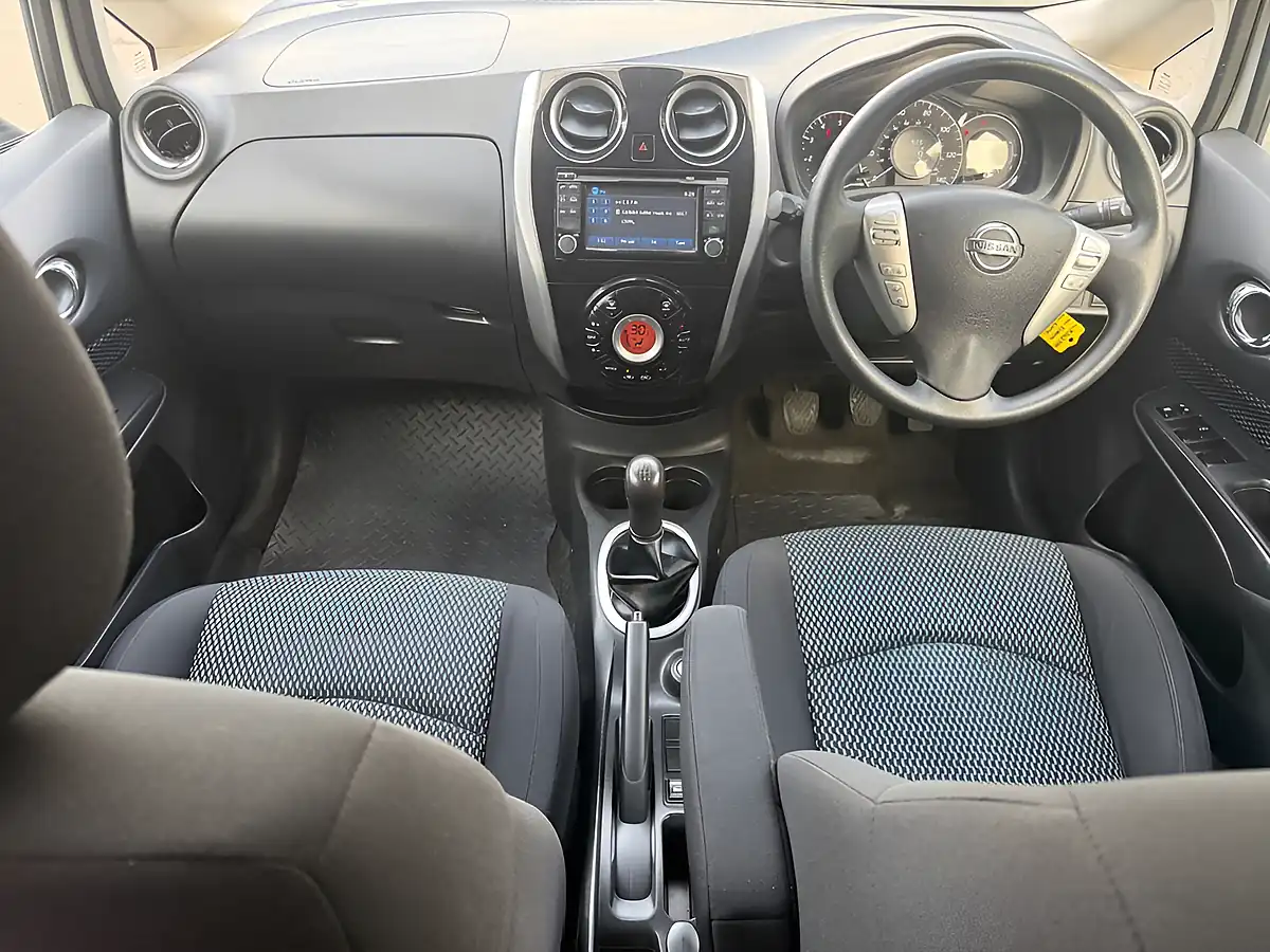 Used 2014 Nissan Note Acenta Premium White - Interior and Exterior details 14