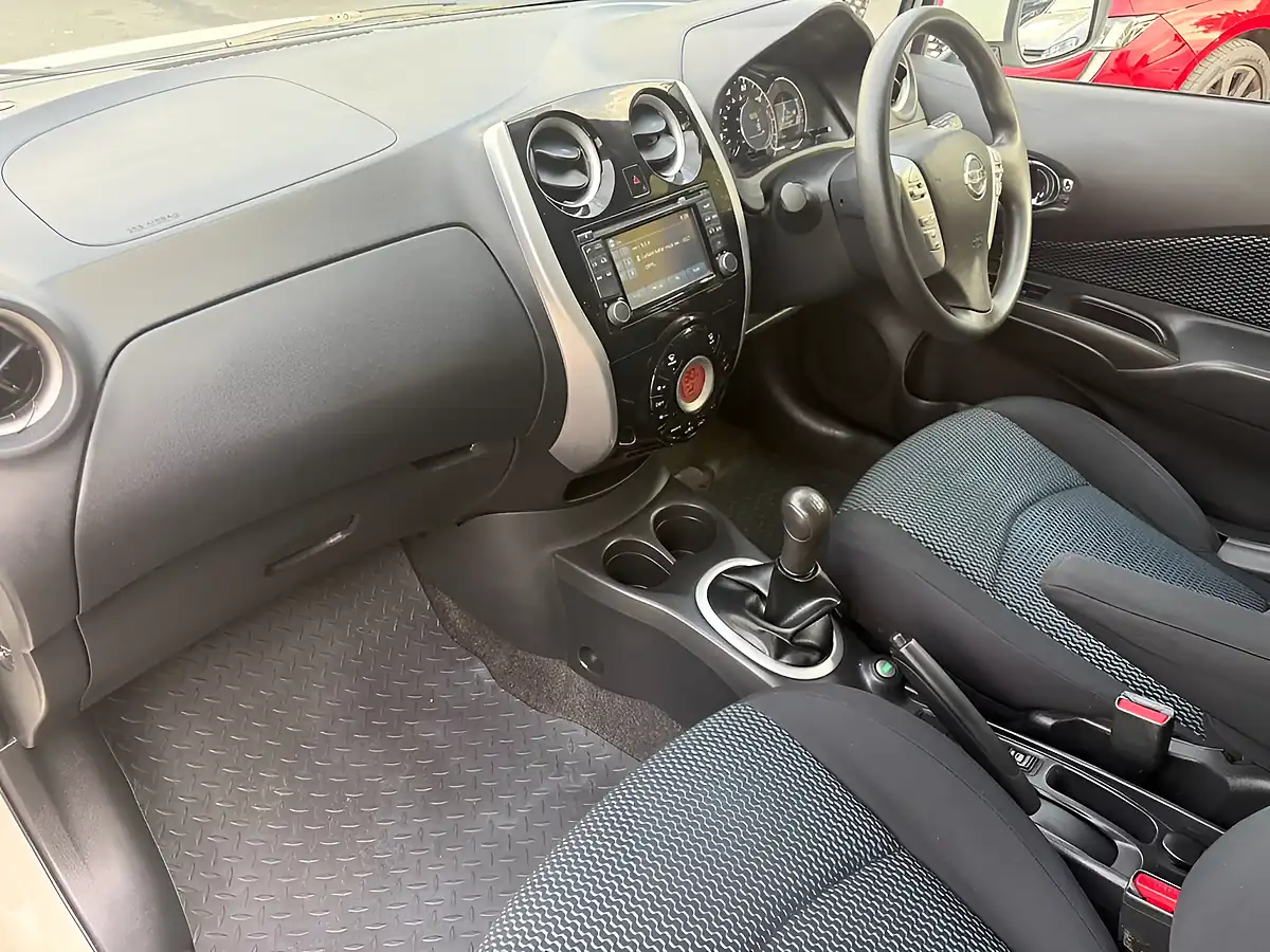 Used 2014 Nissan Note Acenta Premium White - Interior and Exterior details 15