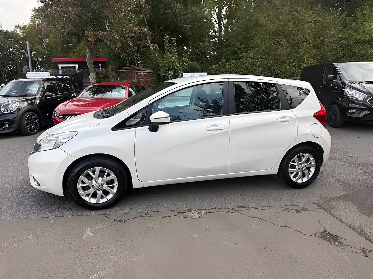Used 2014 Nissan Note Acenta Premium White - Interior and Exterior details 4
