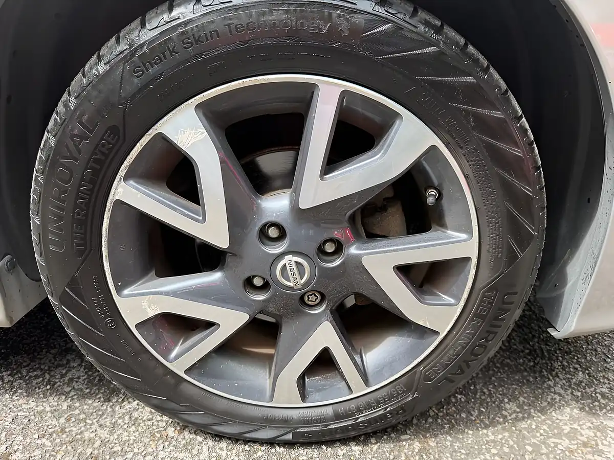 Used 2014 Nissan Note Acenta Silver - Interior and Exterior details 11