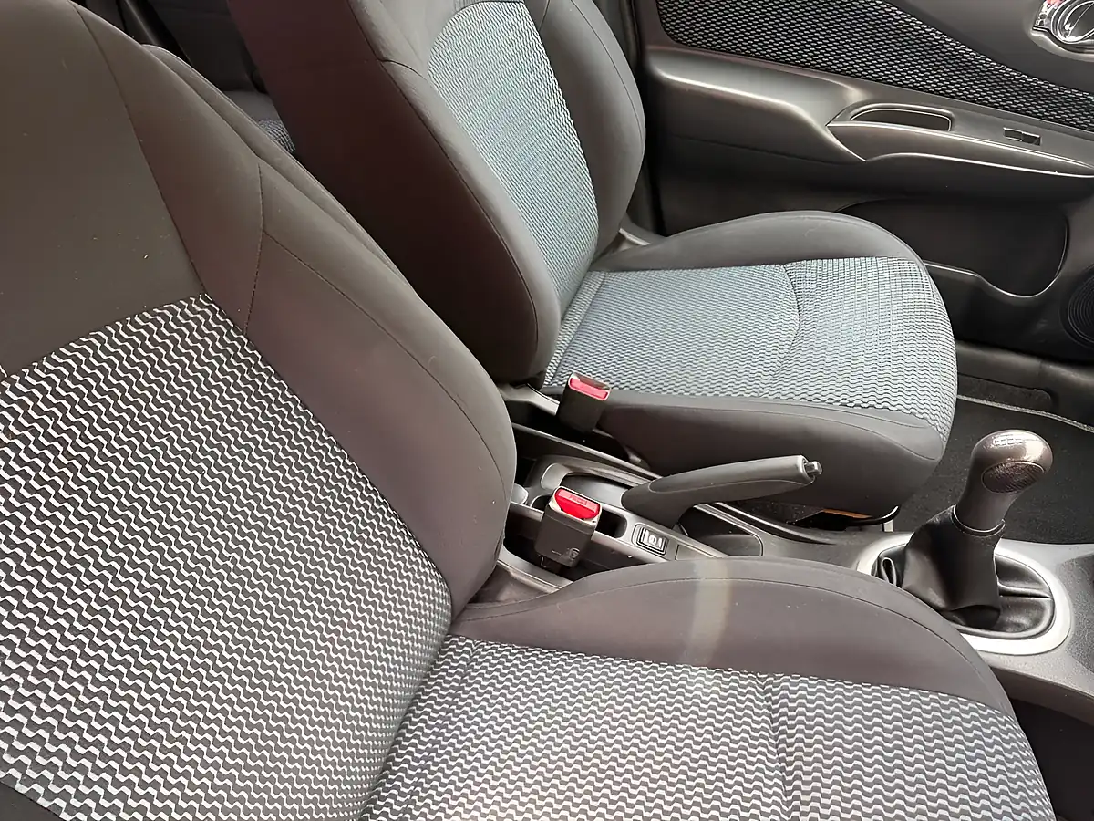 Used 2014 Nissan Note Acenta Silver - Interior and Exterior details 13