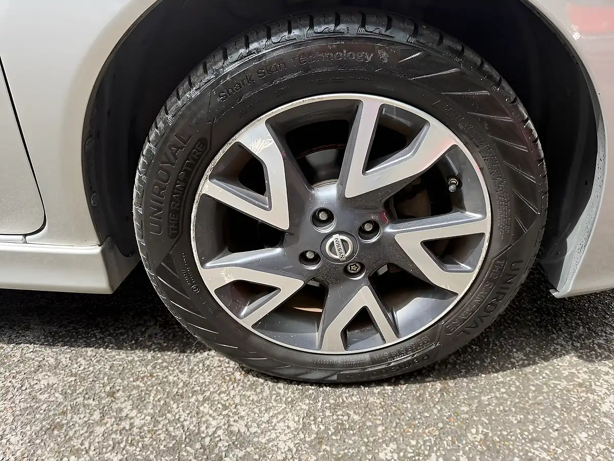 Used 2014 Nissan Note Acenta Silver - Interior and Exterior details 8