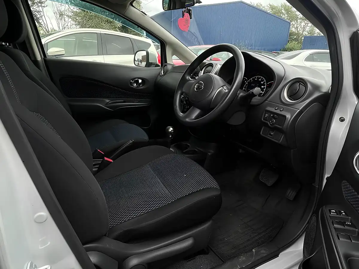 Used 2014 Nissan Note Acenta Silver - Interior and Exterior details 10