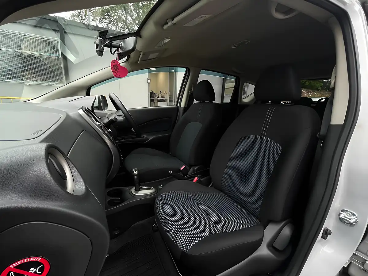 Used 2014 Nissan Note Acenta Silver - Interior and Exterior details 15