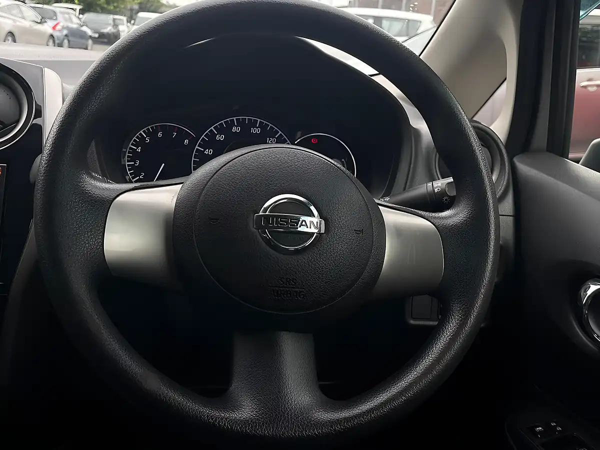 Used 2014 Nissan Note Acenta Silver - Interior and Exterior details 17