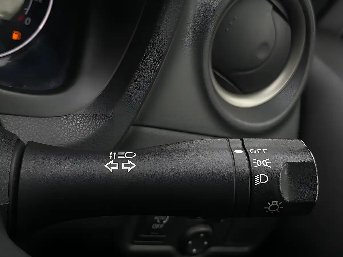 Used 2014 Nissan Note Acenta Silver - Interior and Exterior details 19