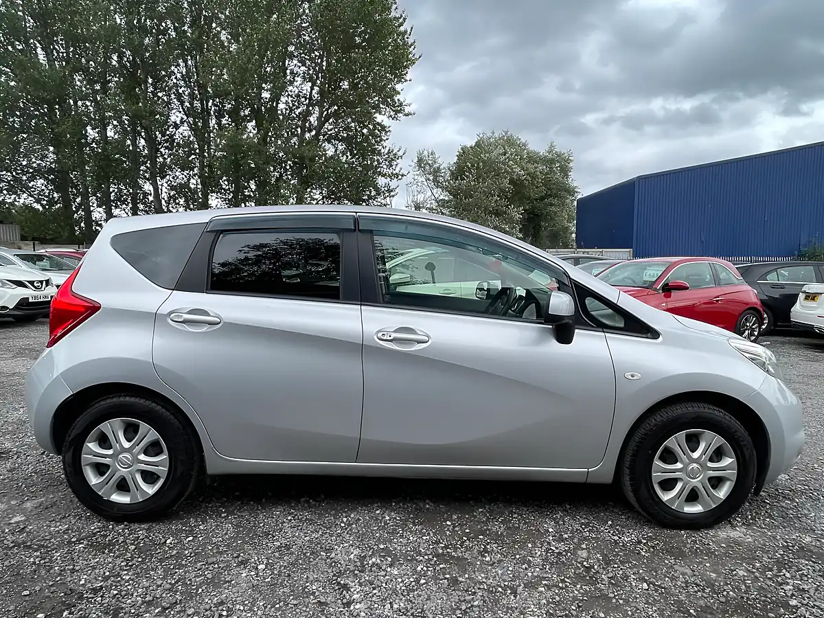 Used 2014 Nissan Note Acenta Silver - Interior and Exterior details 9