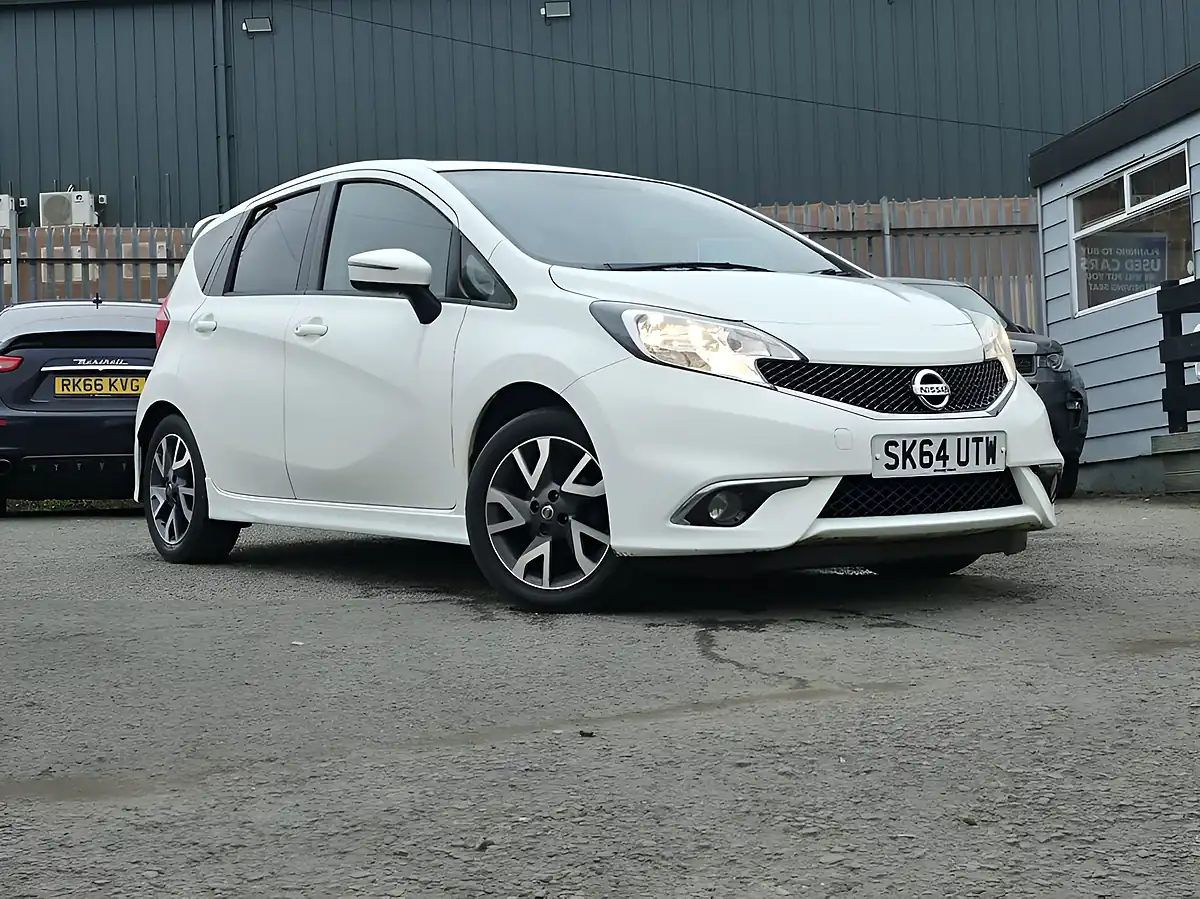Used 2014 Nissan Note Acenta White - Front View