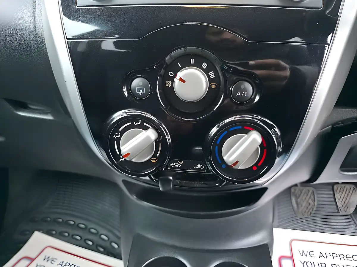 Used 2014 Nissan Note Acenta White - Interior and Exterior details 10