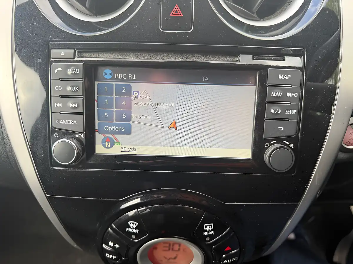 Used 2014 Nissan Note Tekna Black - Interior and Exterior details 17
