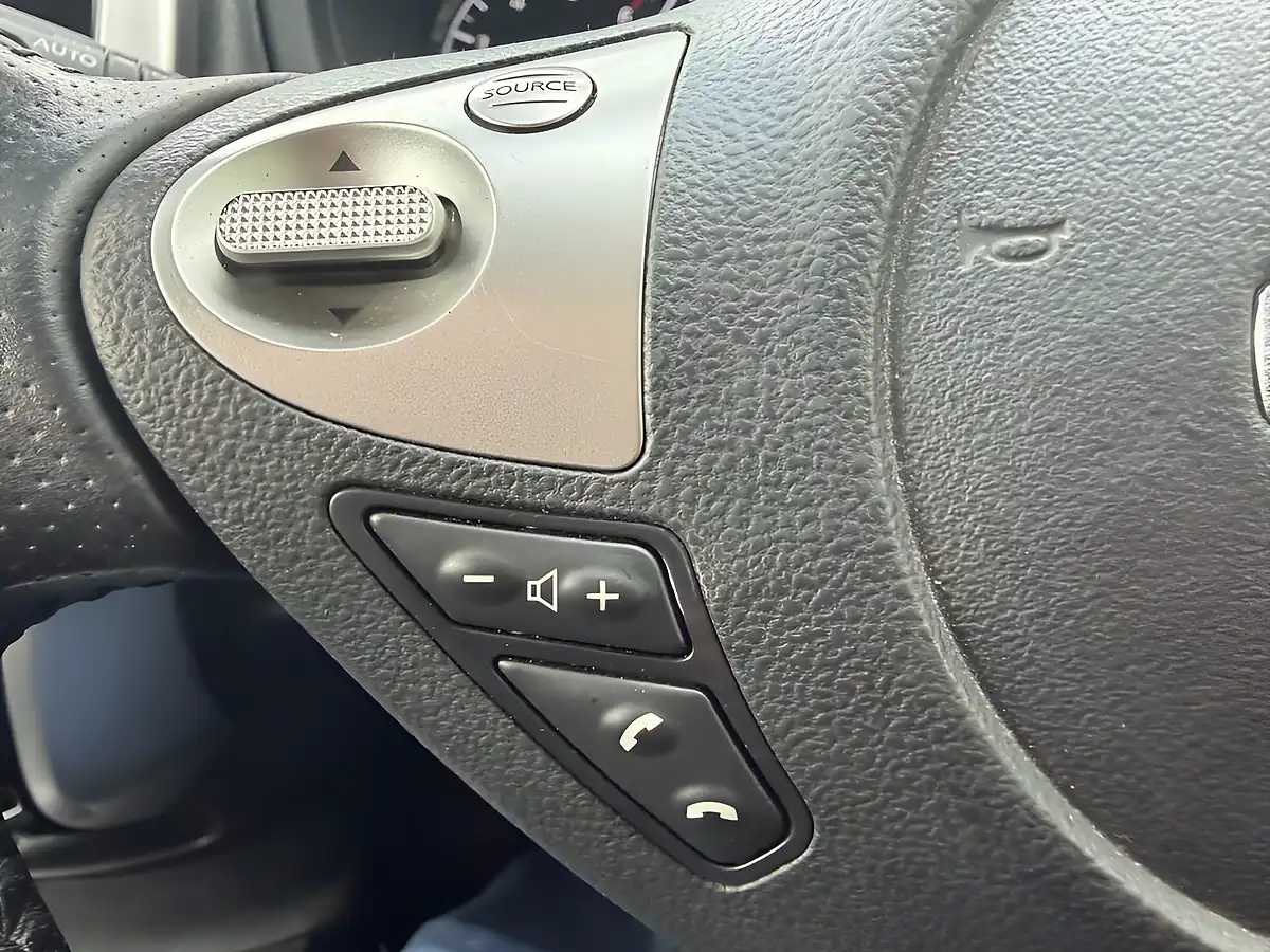 Used 2014 Nissan Note Tekna Black - Interior and Exterior details 19